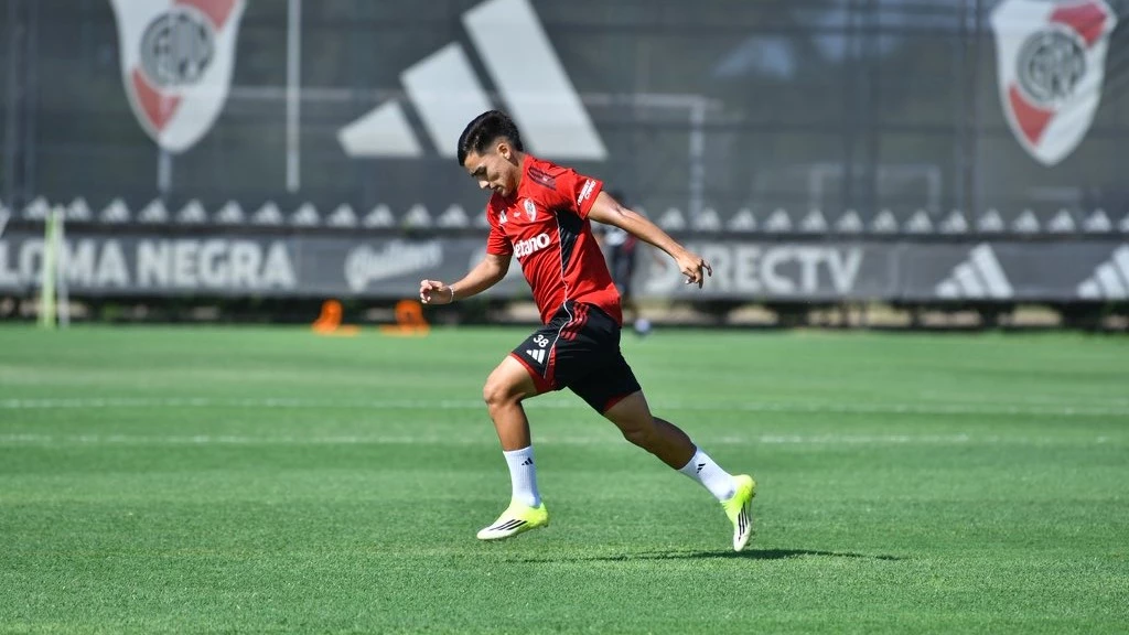 Foto: River. Ian Subiabre no viajó a la pretemporada porque fue desafectado del plantel para ser vendido, jugó en un intercountry