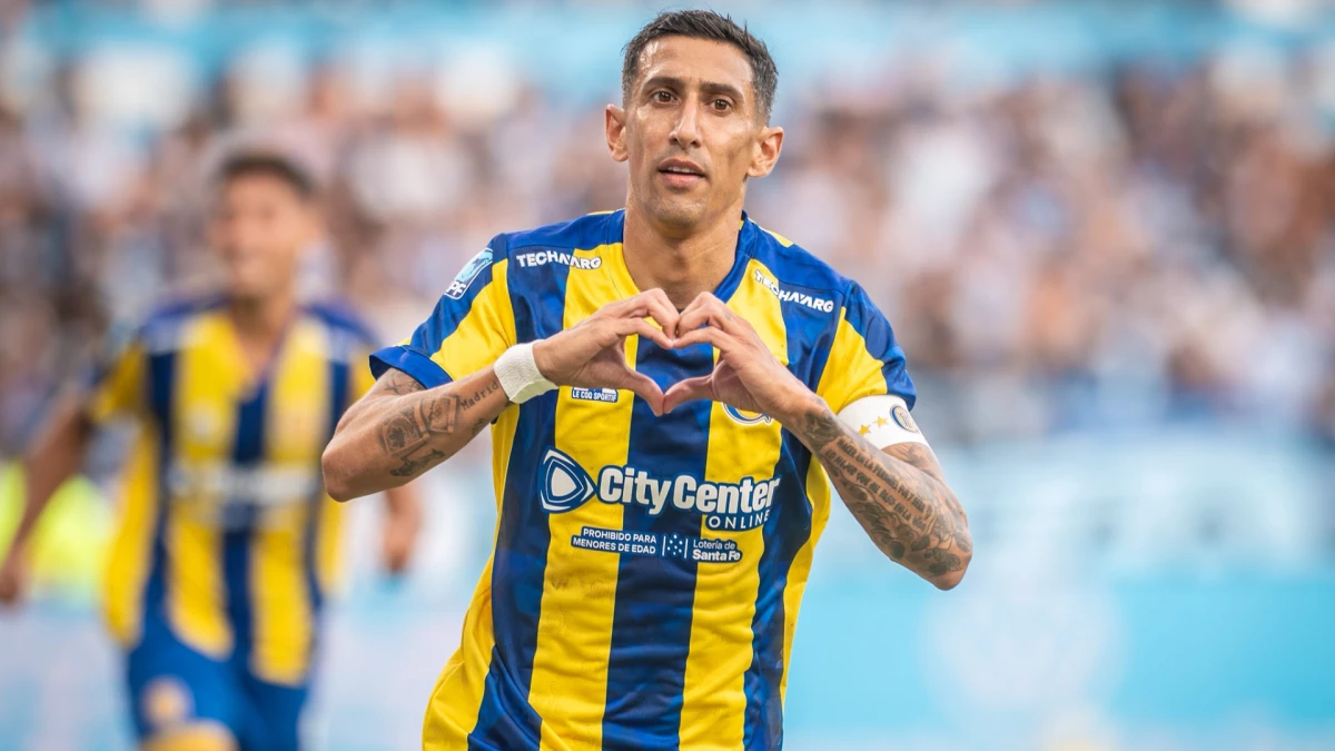 Foto: Di María celebra su golazo que le abrió a Rosario Central la victoria sobre Racing en Avellaneda.
