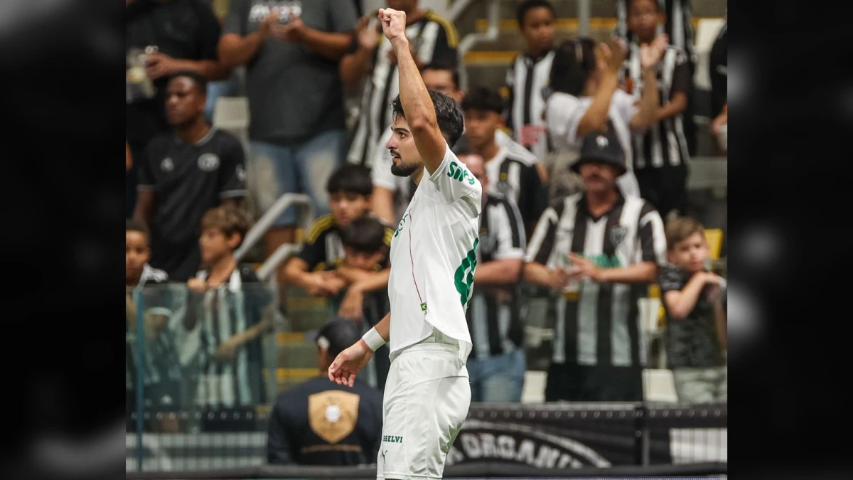 Foto:@Palmeiras. El correntino José Manuel López convirtió el primero del Verdao ante Atlético Mineiro