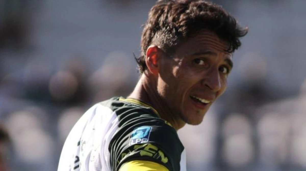 Botta, autor de un golazo para Defensa (Foto: X@LigaAFA).