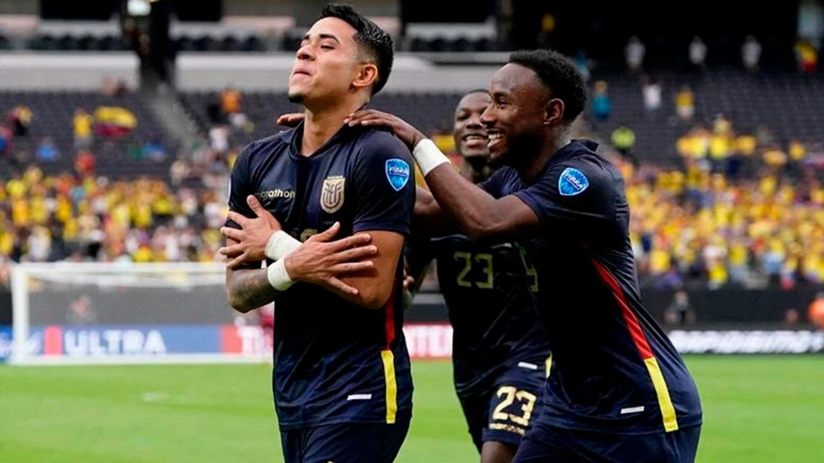 Foto: Instagram KendryPaez.10. El pibe de 18 años ya tiene 23 partidos oficiales con la selección mayor de su país.&nbsp;