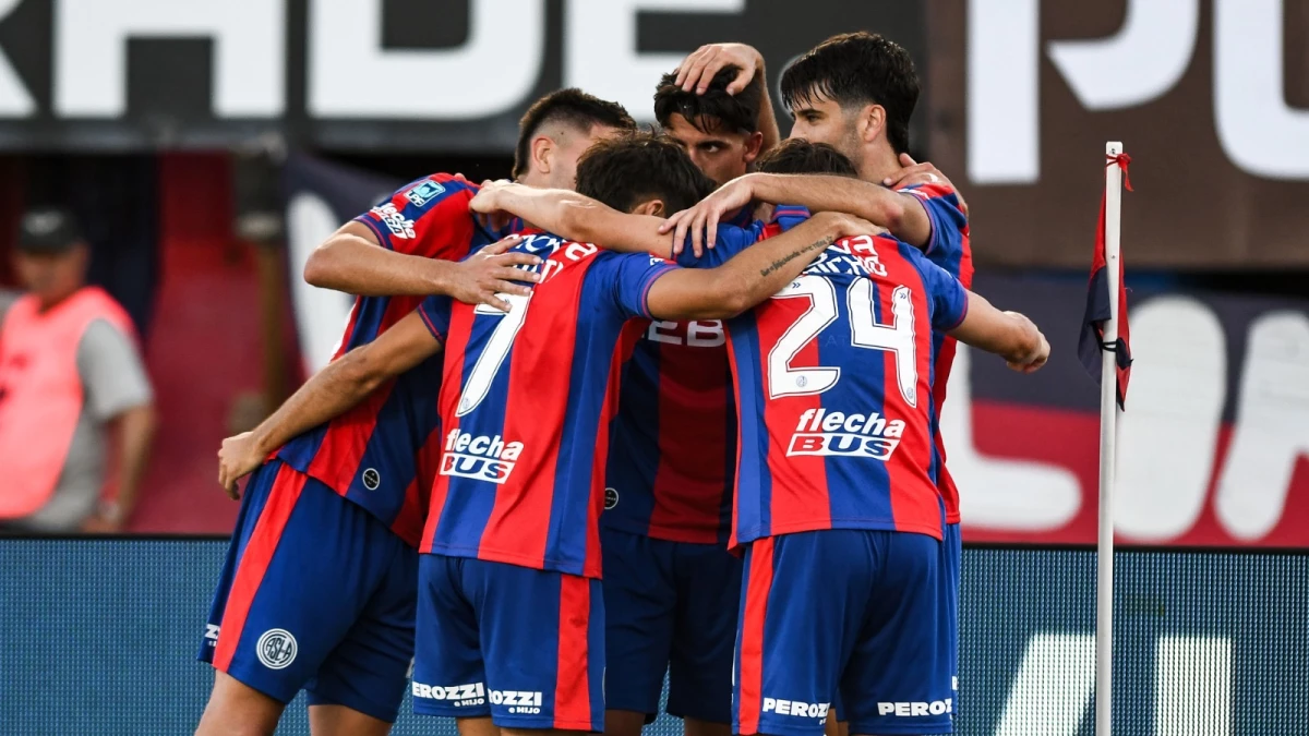 Foto: Eliana Obregón. San Lorenzo festejó la obtención de la victoria, la segunda consecutiva en el campeonato