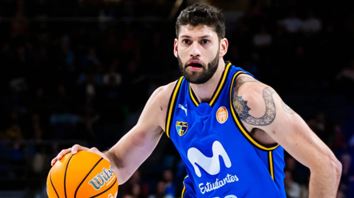 Foto:@MovistarEstu. El marplatense Garino aportó 15 puntos en la derrota de Estudiantes de Madrid por la Primera FEB de España