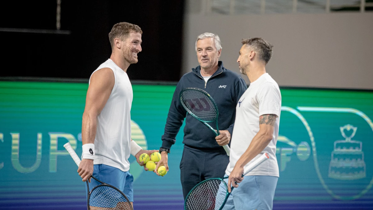El capitán Javier Frana encabeza la delegación argentina que disputará la primera ronda de los Qualifiers de la Davis 2026. (Foto: @AATenis)