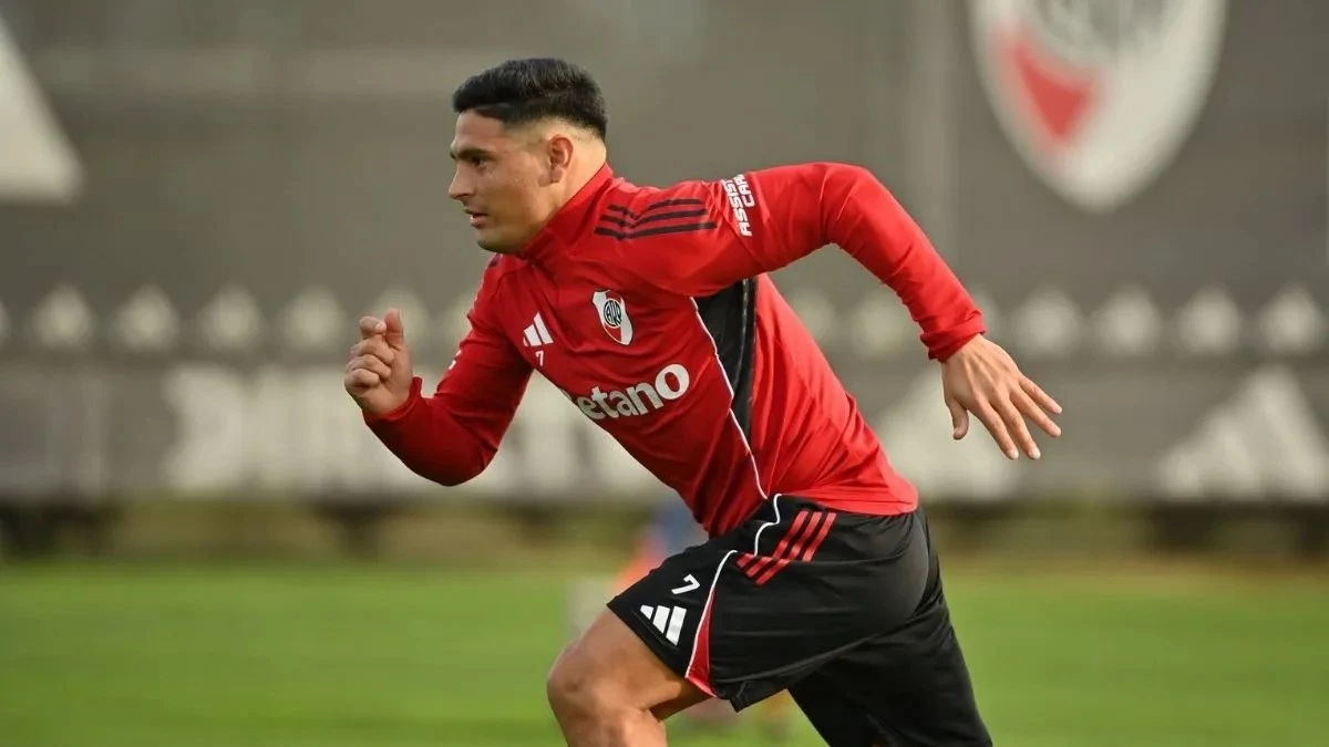 Foto: Prensa River. Maxi Salas ingresó a jugar en Rosario por Driusssi en el segundo tiempo completando 45 minutos y sera titular