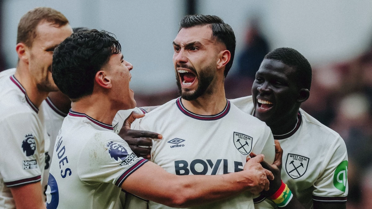 Foto:@WestHam. El argentino Castellanos, de cabeza, anotó el segundo gol del West Ham, que ganó a Burnley