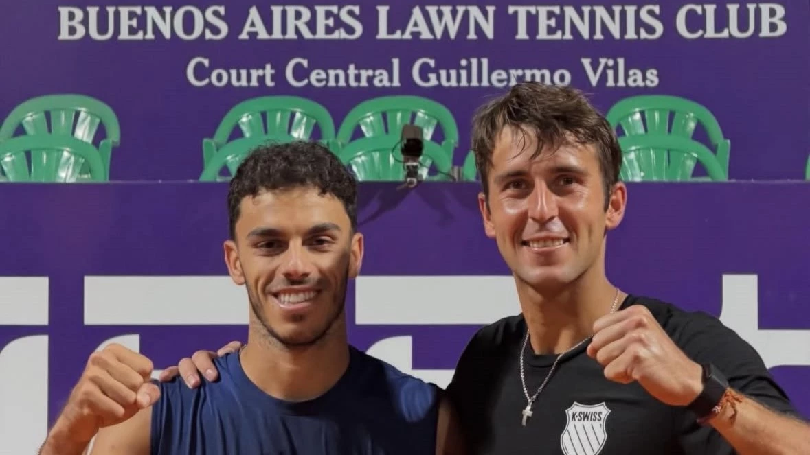 Francisco Cerúndolo y Tomás Etcheverry se entrenaron en la cancha central Guillermo Vilas. Foto: @tometcheverry