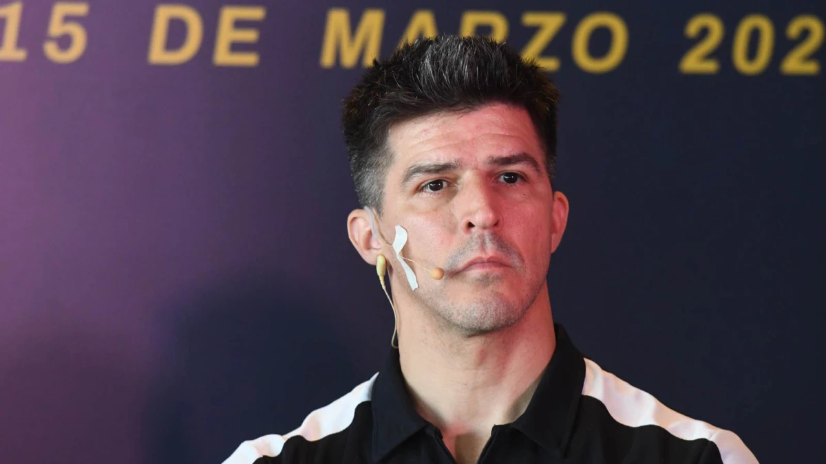 Foto:Nacho Sánchez. El actual campeón del TC 2000, Matías Rossi, participó de la presentación del callejero de Buenos Aires