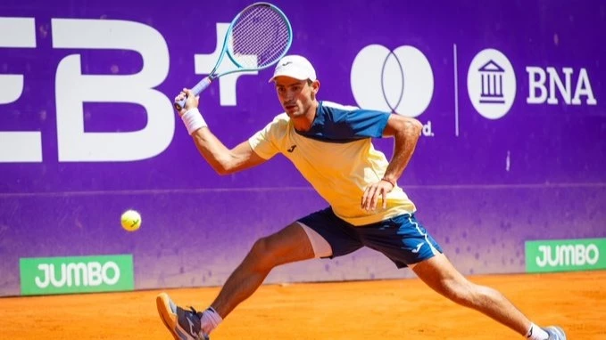 Mariano Navone debutó con victoria en el Argentina Open. Foto: @ATPours_ES
