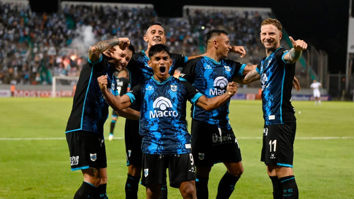 Foto:@Copa_Argentina. El Lobo jujeño venció en los penales y avanzó a los 16vos. de final de la Copa Argentina