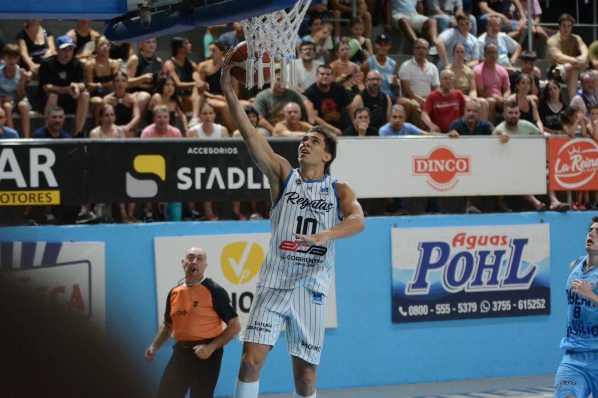 Andrés Jaime fue una de las grandes figuras de Regatas, que se lo dio vuelta a domicilio a Oberá | FotoX@ClubRegatasCtes