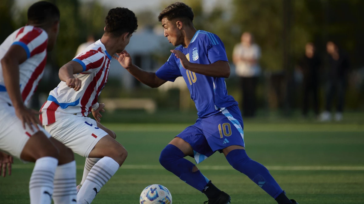 Los juveniles no pudieron con la Albirroja. Foto: Prensa AFA.