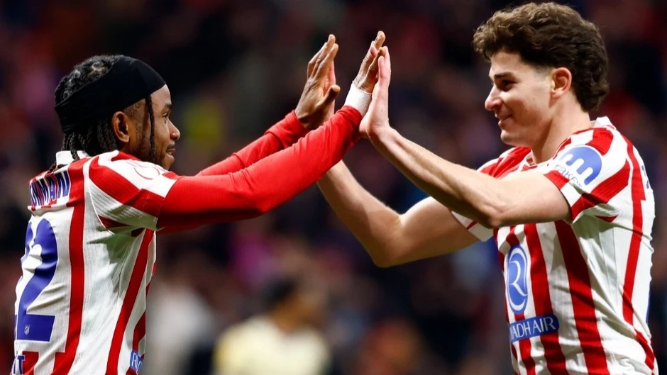 La Araña festeja con el nigeriano Lookman, la nueva dupla de la que habla toda España. foto: @rfef.