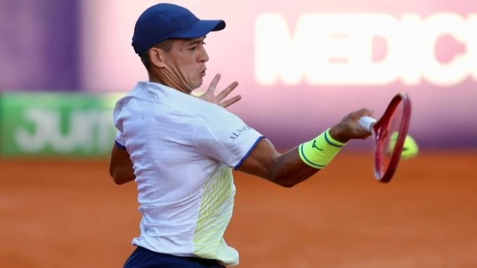 Sebastián Báez se instaló en los cuartos de final del Argentina Open. Foto: @iebmasargopen