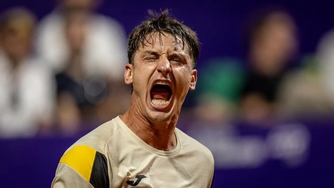Ugo Carabelli le ganó Navone en duelo de argentinos. Foto: @iebmasargopen