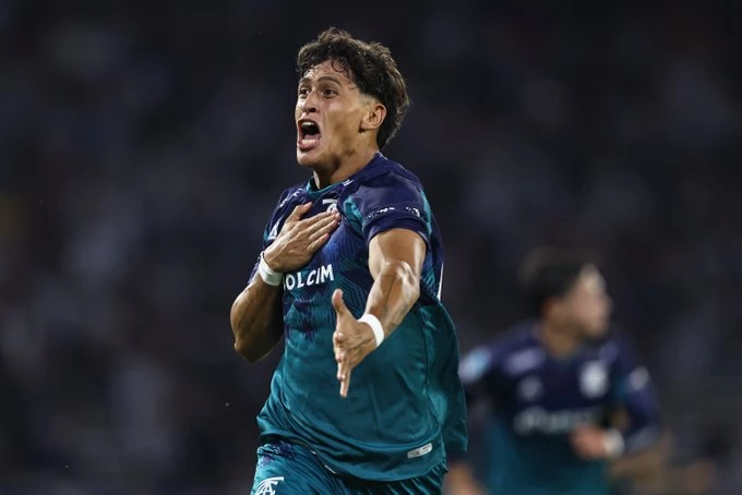 Foto: Valentín Davila se llena la boca de gol, luego de marcar el segundo tanto que le dio el triunfo a Talleres