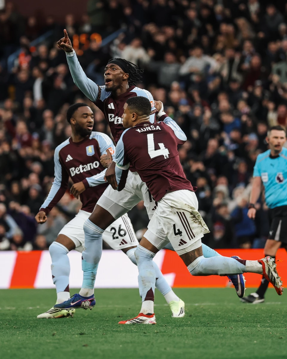 Foto:@AVFCOfficial. El delantero Tammy Abraham festeja el gol de la igualdad