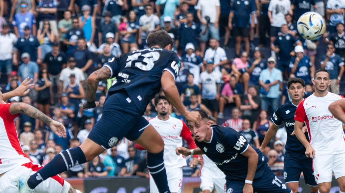 El cabezazo de gol de Osella para el 1 a 0 para la Lepra.