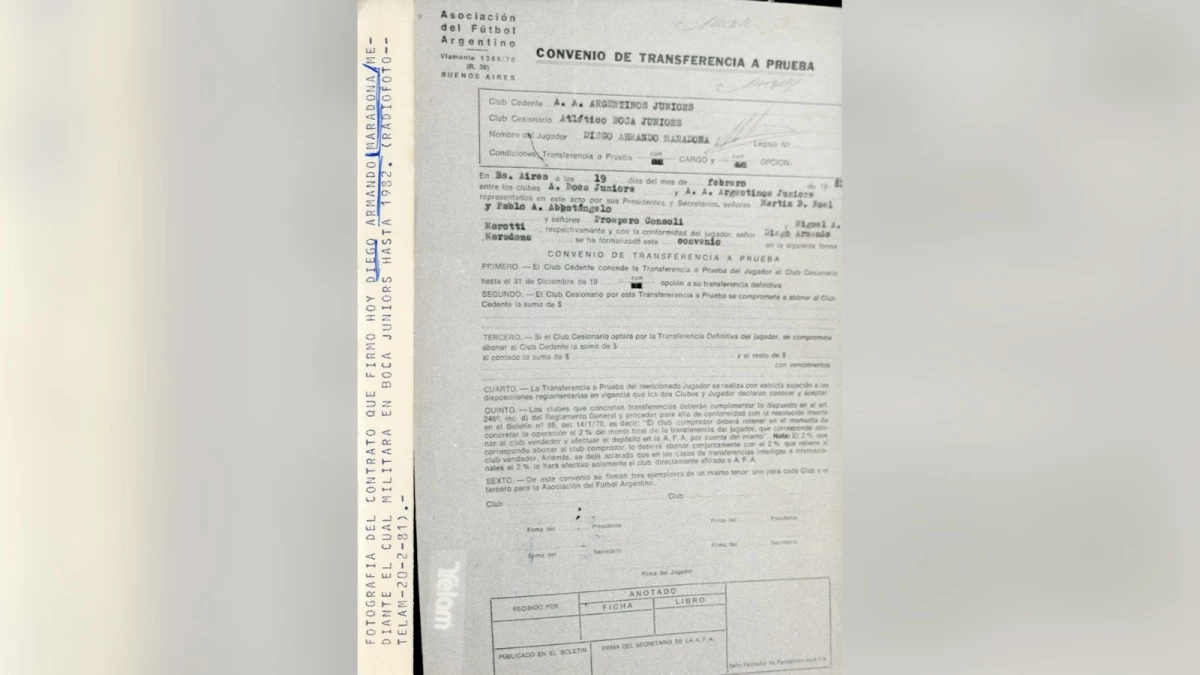 Foto: Archivo RTA. Copia del pase a préstamo de Maradona, de Argentinos Juniors a Boca Juniors
