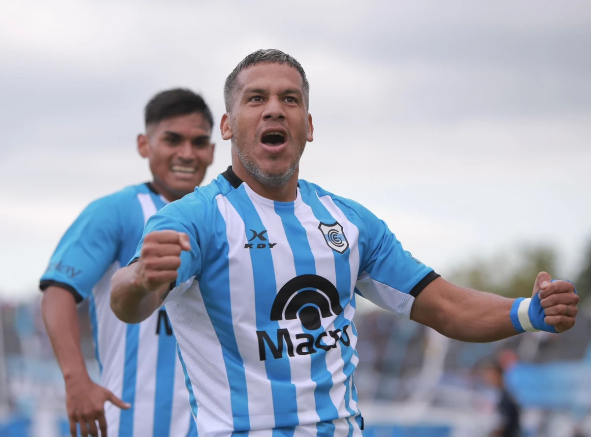 Foto:@OficialGyEJujuy. El uruguayo Soria anotó para la victoria del Lobo jujeño