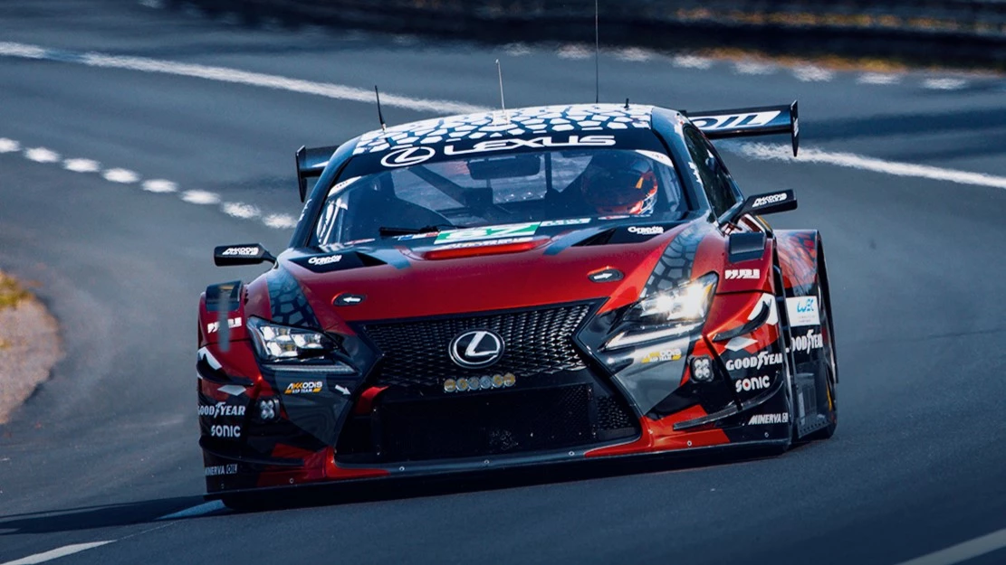 El Lexus de Pechito López deberá esperar para el debut en 2026. Foto: @FIAWEC