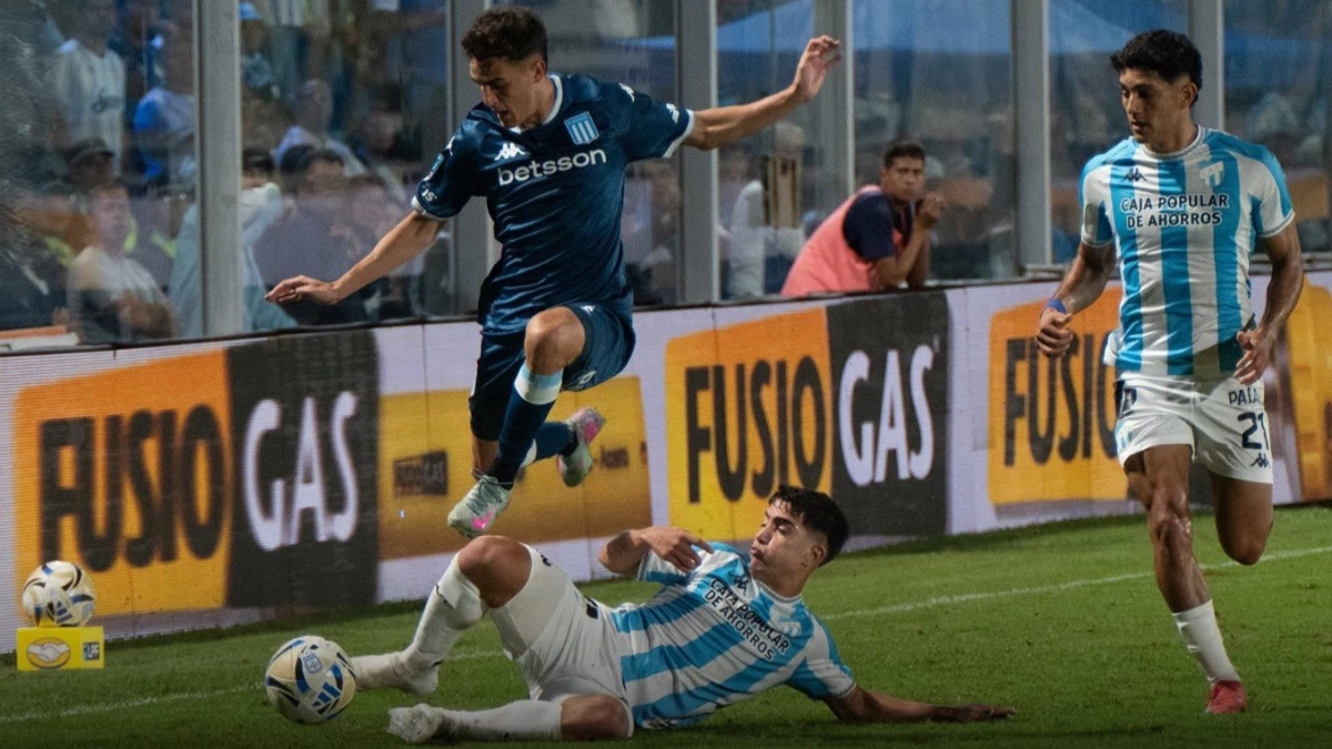 Foto: Racing impuso condiciones en Tucumán pese al esfuerzo de un Atlético en baja.