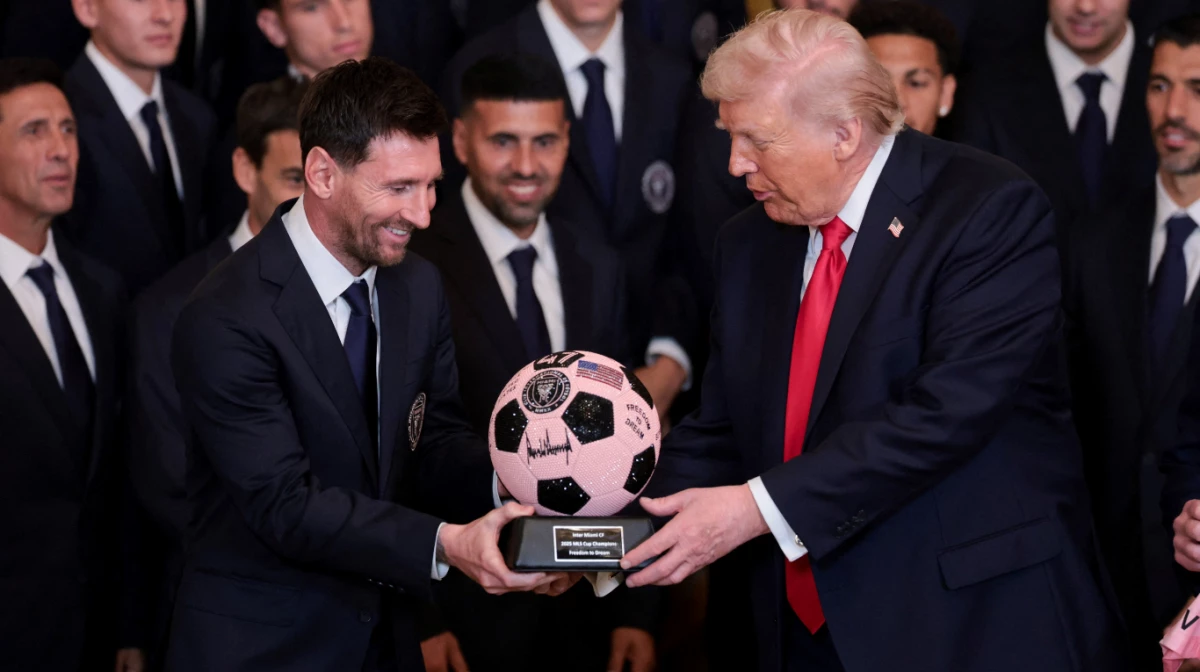 Foto: Messi y Donald Trump con el trofeo de la MLS.