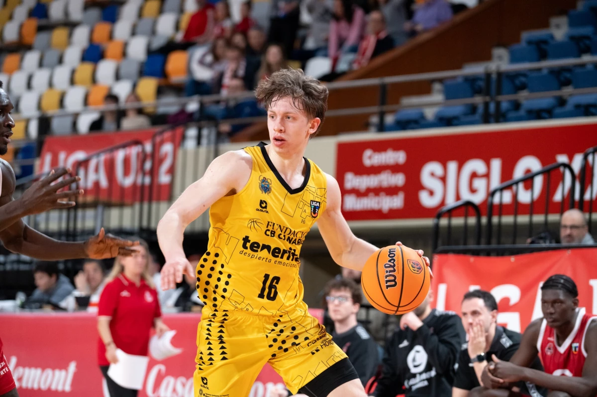 Foto:@CB1939Canarias. El argentino Bordón colaboró con 22 puntos y 9 pases gol en la derrota del CB Canarias en Zaragoza