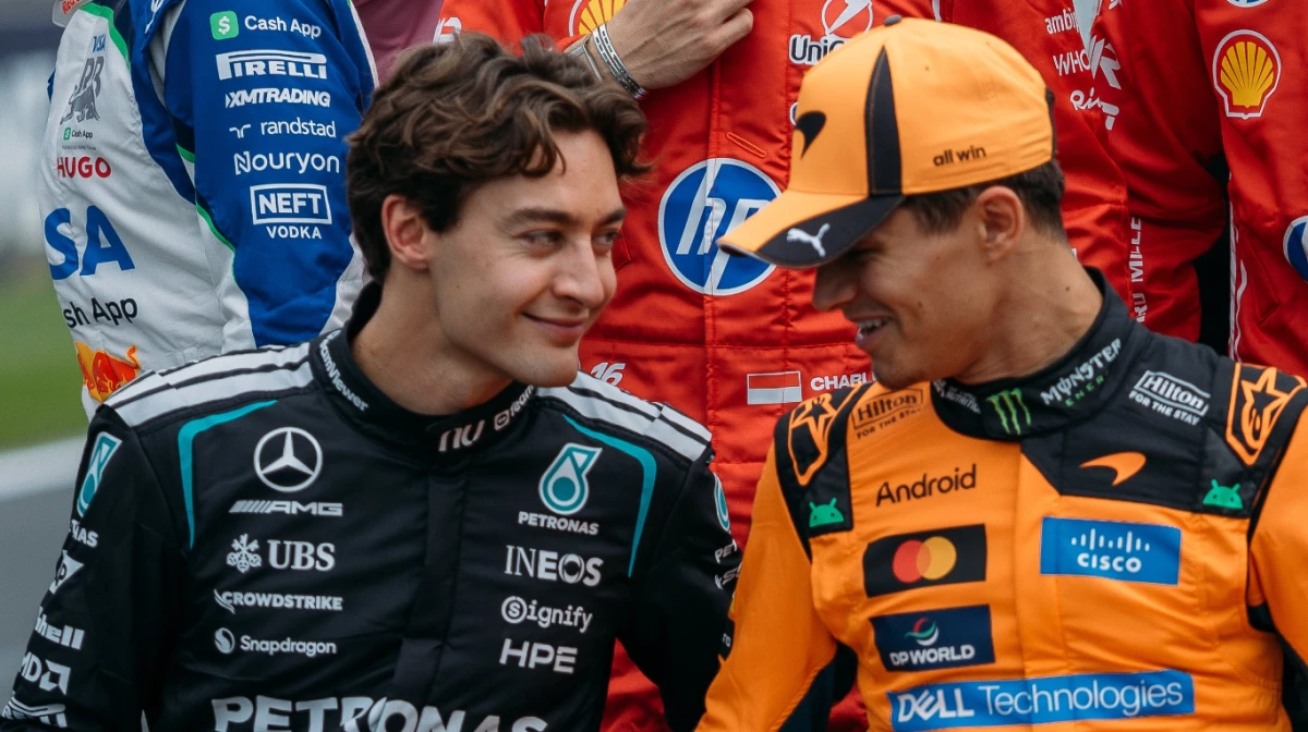 Norris (derecha) criticó el rendimiento de los autos (Foto: X@F1).