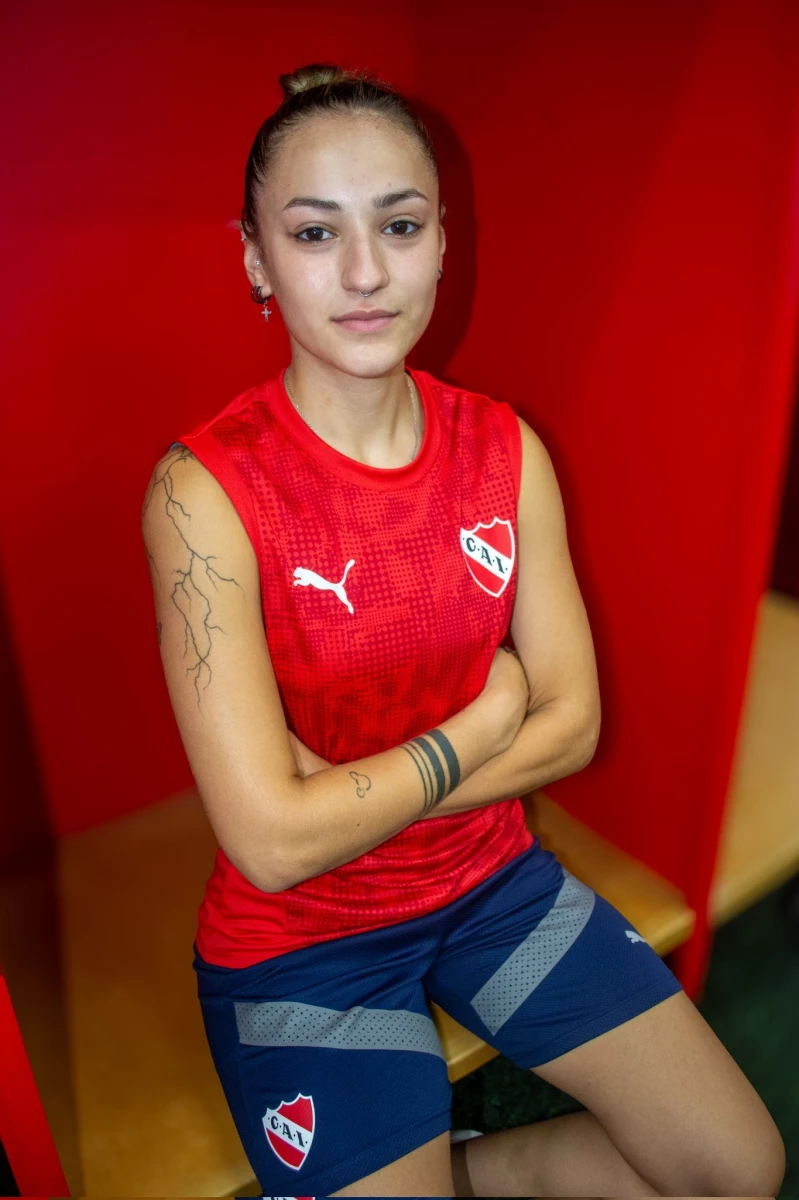 Foto:@futsalcaifem. Candela Moya, procedente de Ferro, es nueva jugadora del Rojo
