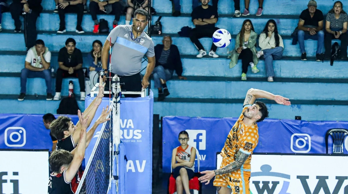Foto: Federico Pereyra le puso el punto final a la clasificación de Monteros a semifinales de la LVA ante River.