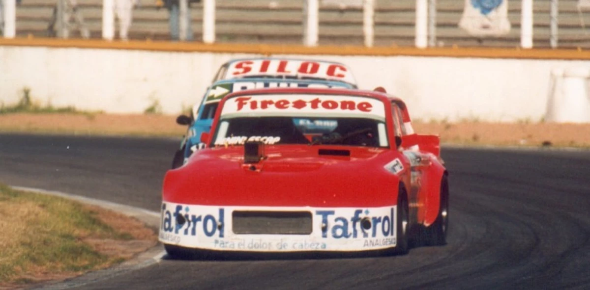 Foto: Revista Corsa. El Loco Luis Rubén Di Palma venció con Ford en Buenos Aires 1998