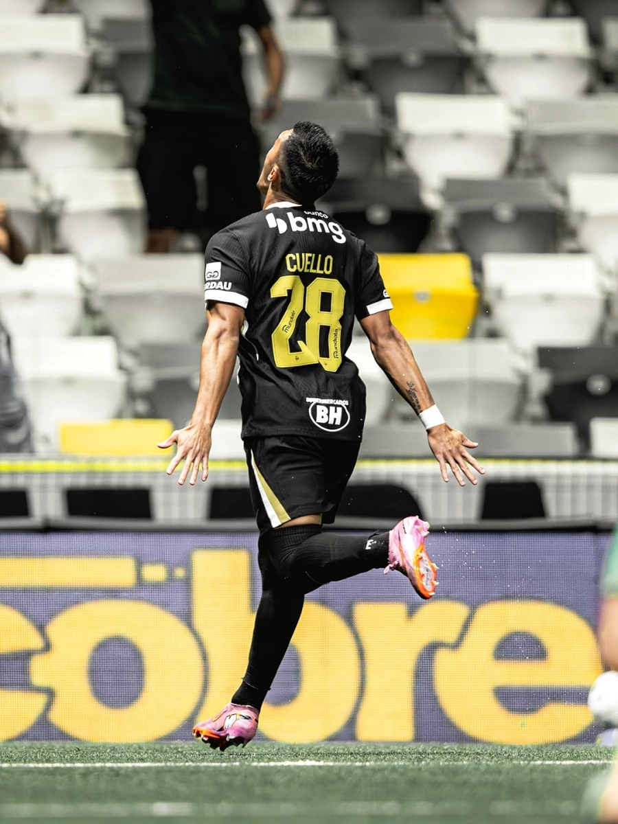 Foto:@Atlético. El argentino Tomás Cuello festeja el gol de la victoria en el Arena do Galo de Belo Horizonte