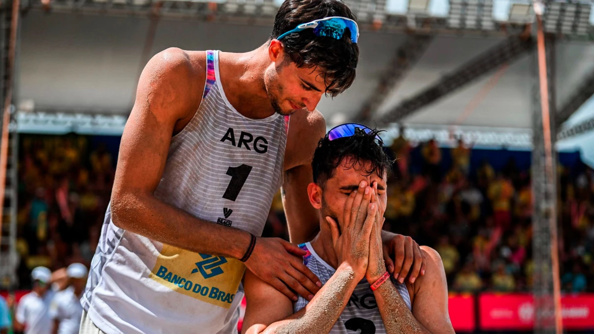 Tomás y Nicolás Capogrosso, los hermanos que llevan en alto la bandera Argentina en el Beach Volley y sueñan con los Juegos Olímpicos de Los Angeles 2028 | Foto: FIVB