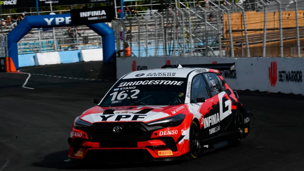 Rossi logró la pole en el callejero de Buenos Aires (Foto: Camila GodoyContenidos Informativos).