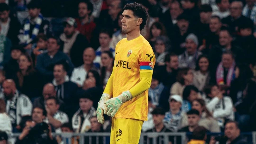 El argentino Matías Dituro se lamenta tras la goleada sufrida ante Real Madrid. foto: @laliga.&nbsp;