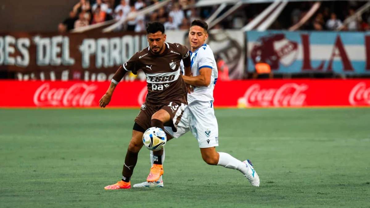 Foto:Cris Sille. El capitán Ignacio Vázquez, de Platense, quiere salir del fondo ante la marca rival&nbsp;