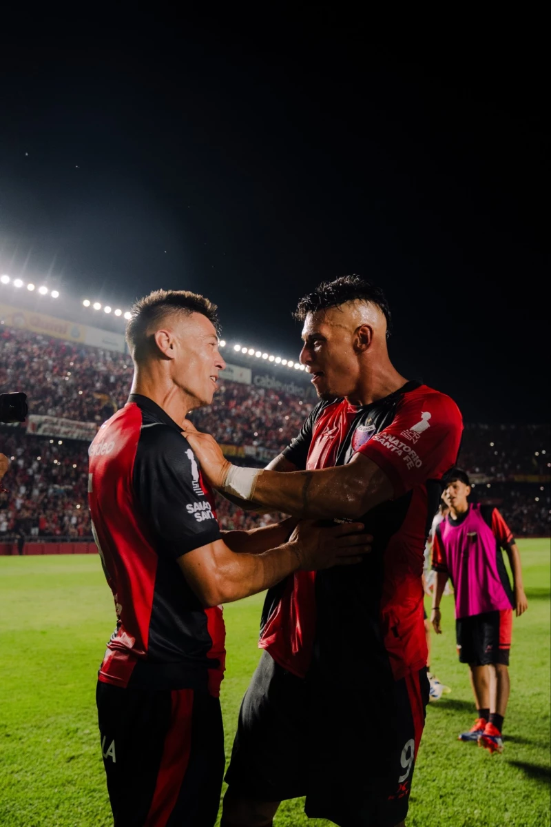 Foto:@ColonOficial. El equipo santafesino le ganó por 1-0 a Acassuso y le quitó el invicto en la Primera Nacional