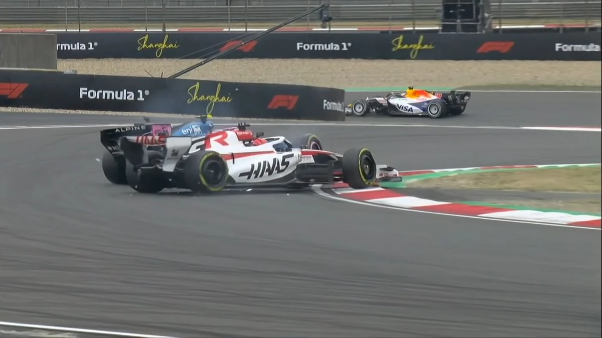 El momento del toque de Ocon a Colapinto. Foto: F1.