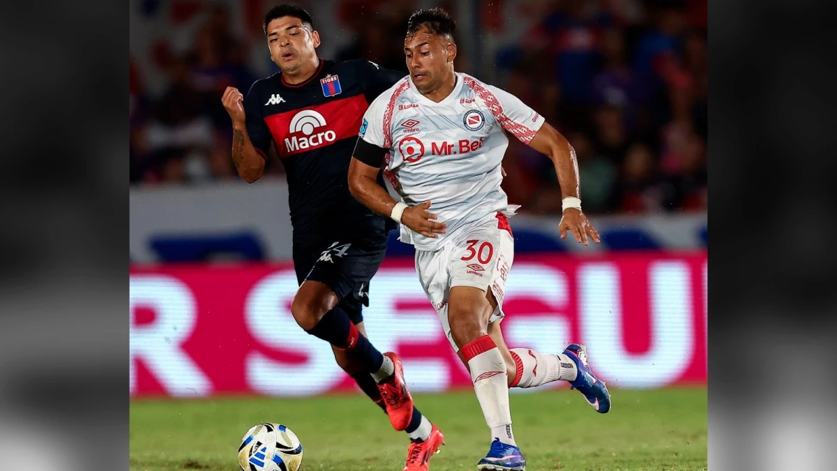 Foto: Tigre y Argentinos Juniors brindaron un buen espectáculo y empataron en Victoria.