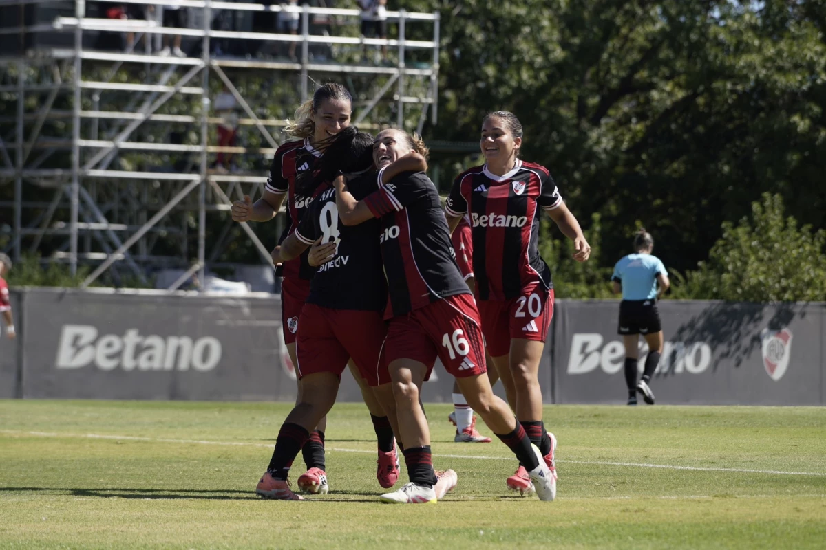 Foto:@RiverPlateFem. El equipo de Núñez buscará seguir en la senda de la victoria, tras el 3-1 ante Huracán en el debut