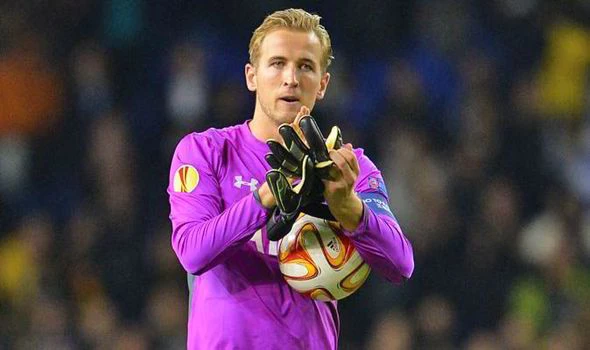 Kane atajo en el Tottenham en el 2014 sobre el final del partido.