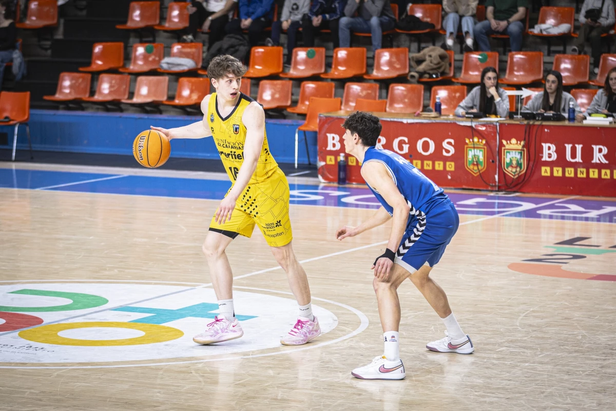Foto:@CB1939Canarias. Algo habitual cada fin de semana: el argentino Dylan Bordón deslumbra con su juego para el conjunto canario