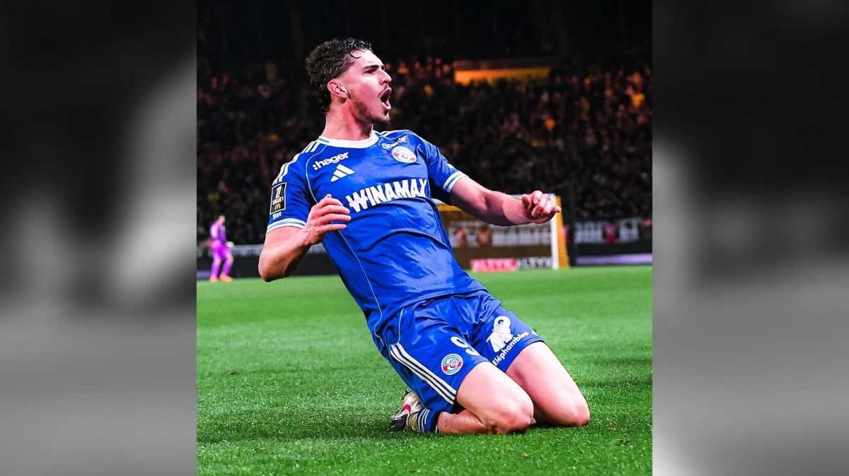 Foto:@RCSA. El cordobés Joaquín Panichelli festejó por duplicado en la victoria del Racing de Estrasburgo