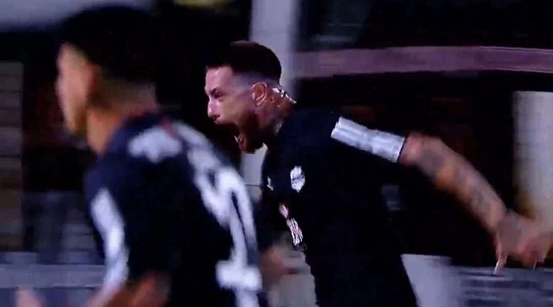 Foto:Captura TV. El uruguayo Alonso festeja el gol convertido