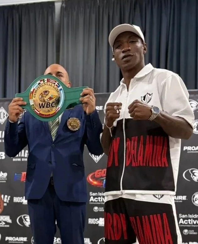 Jhordy Vikingo Mina se quedó con el título latino de peso welter del CMB.