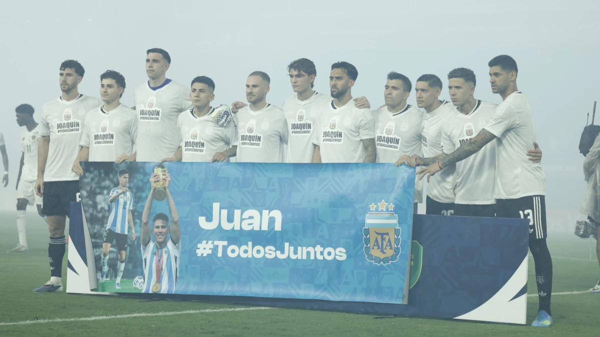 El apoyo de los jugadores para Panichelli y Juan Foyth. Foto: @Argentina.
