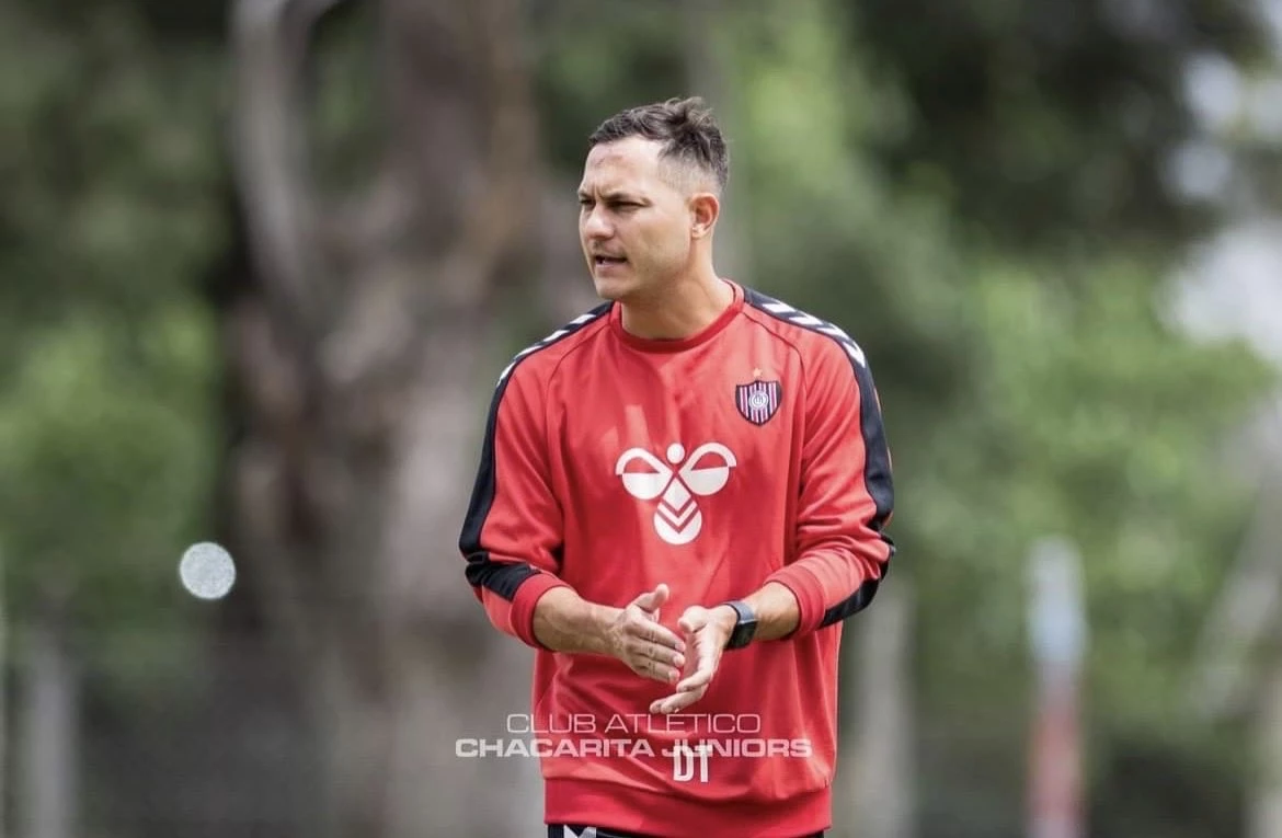 Foto:@ChacaOficial. Cuarta derrota en hilera y el adiós para el DT Matías Modolo en Chacarita