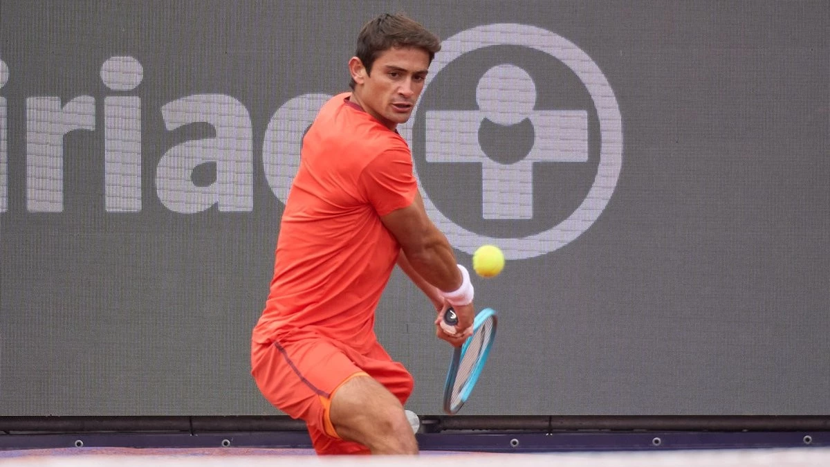 Mariano Navone se impuso con contundencia ante el danés Moller en octavos del ATP 250 de Bucarest.&nbsp;