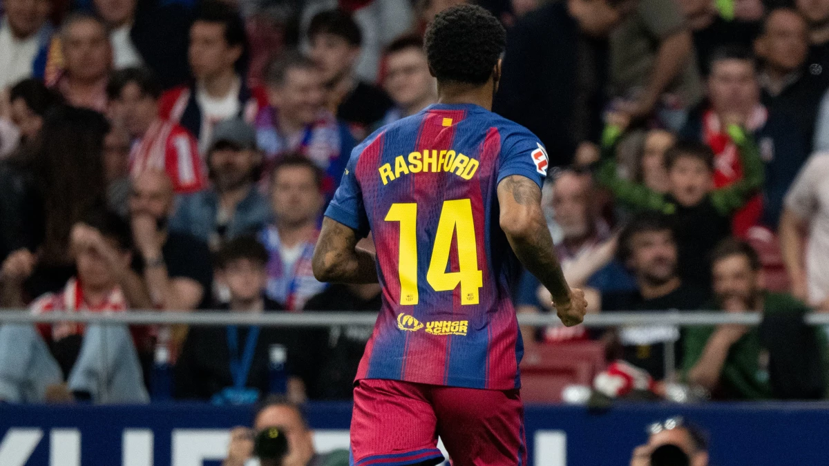 El inglés Rashford festeja su gol, el del empate, en el Metropolitano. foto:@fcbarcelona.